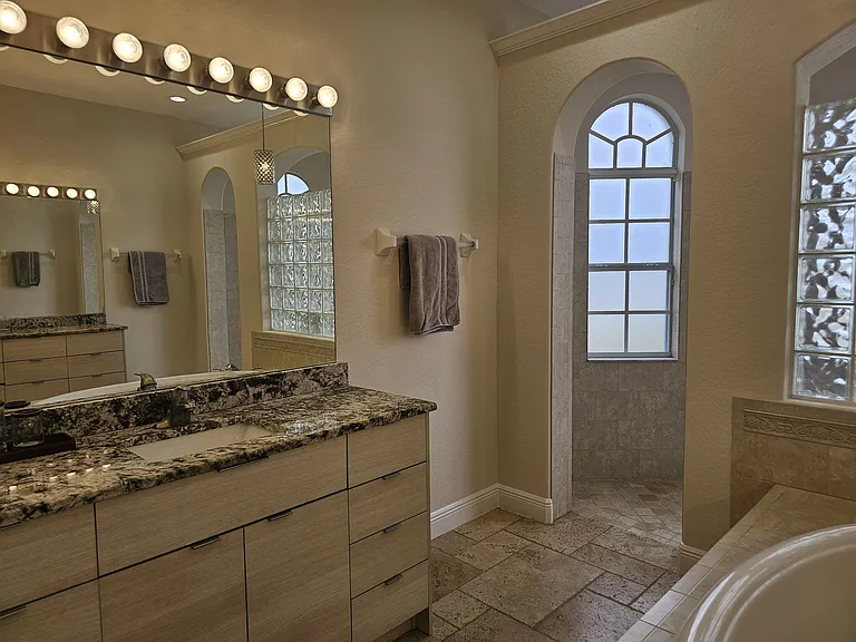3119 Diplomat Pkwy W — Photo 24
