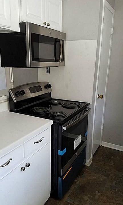 1st image of 404 S Hood St APT 1