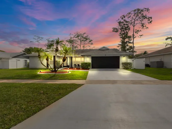 125 Parkwood Drive, Royal Palm Beach, FL 33411