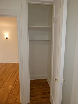 Rented by Karten Real Estate Services LLC | media 26