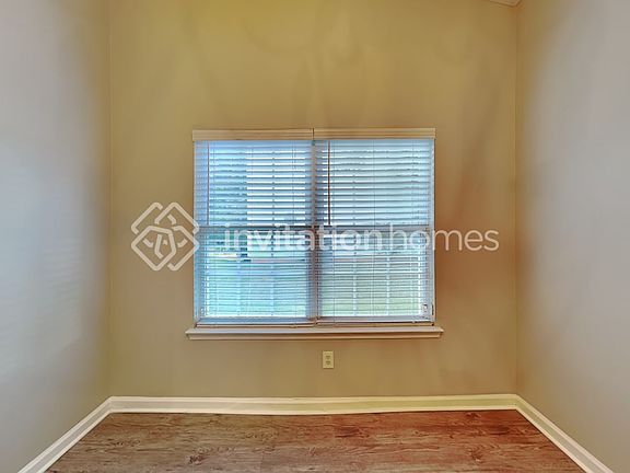 4th image of 5130 Yellow Pine Dr