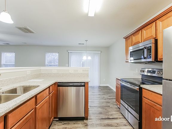 2nd image of 2728 N Valley Ct