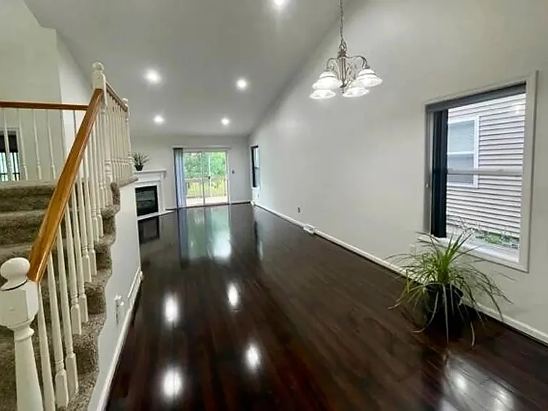 98 Harvard Rd — Photo 10