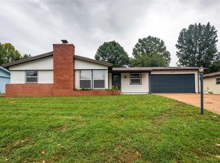 316 Roanoke Dr, Belleville, IL 62221