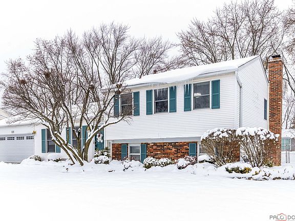 3rd image of 225 Wickham Dr