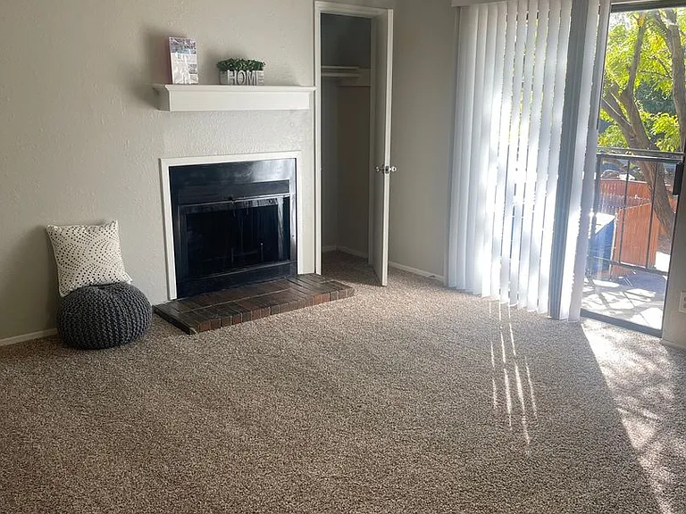 Bentwood Apartments — Photo 26