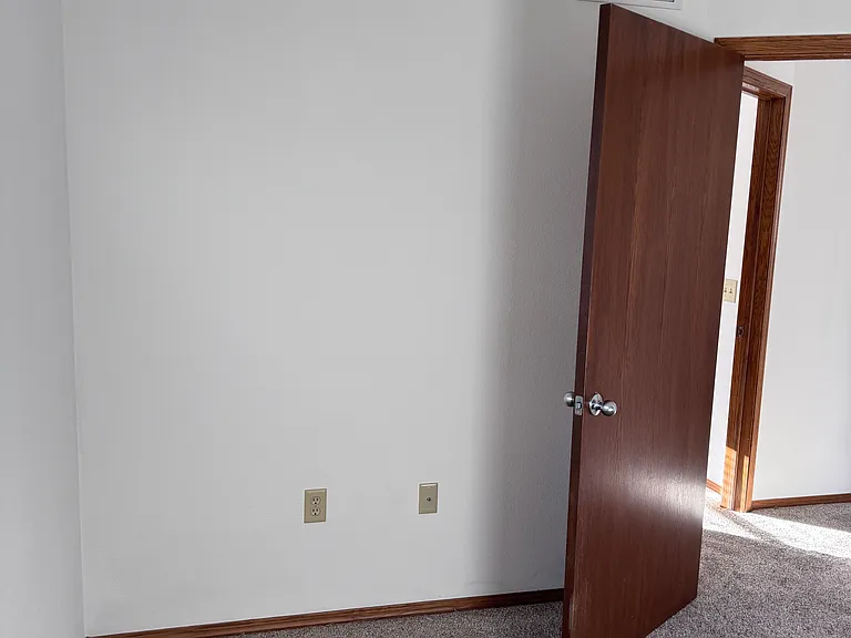 Second bedroom.