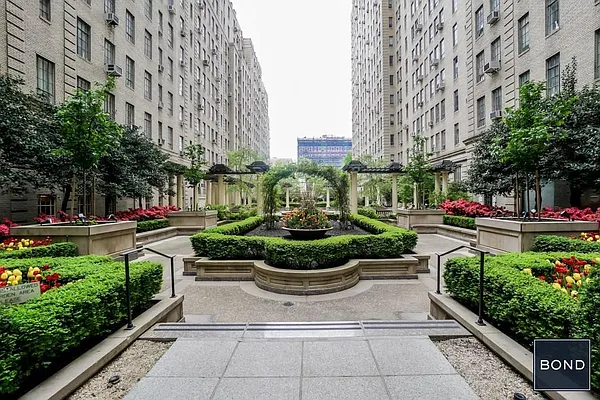 Rented by Bond New York | media 22