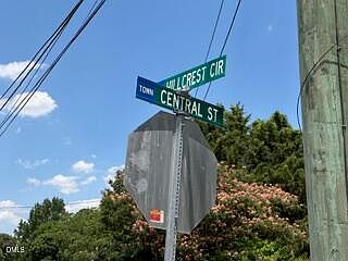 5th image of 515 Central St