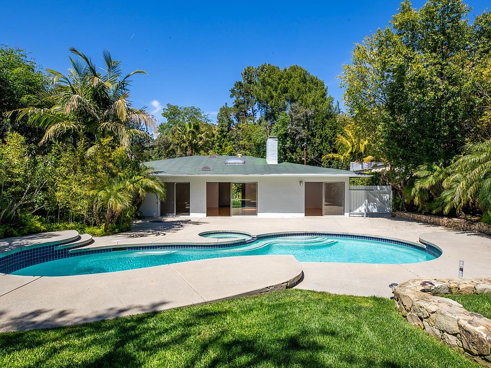 1st image of 7866 Lulu Glen Dr