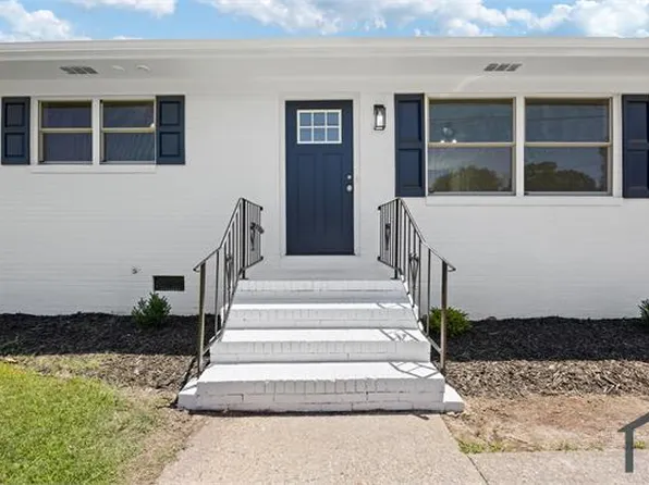 703 Terrace Dr, Newport News, VA 23601