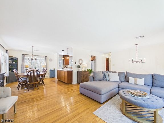 5th image of 602 Green Pond Rd