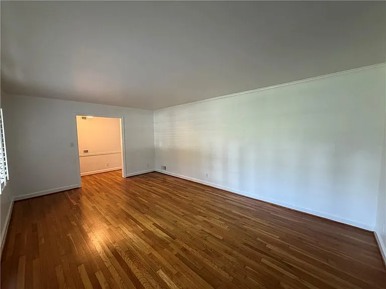 6651 Castleton Dr — Photo 8