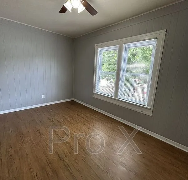 201 W Washington St #C — Photo 7