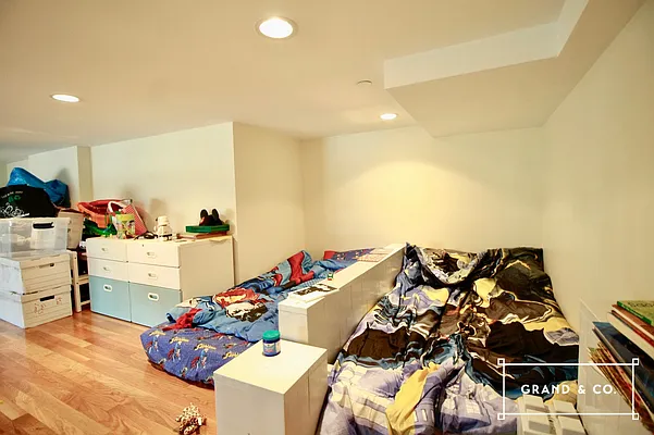 Rented by Grand & Co. | media 10