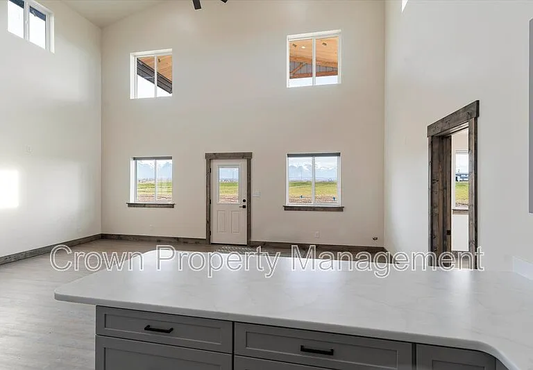 2401 Lower Valley Rd #B — Photo 5