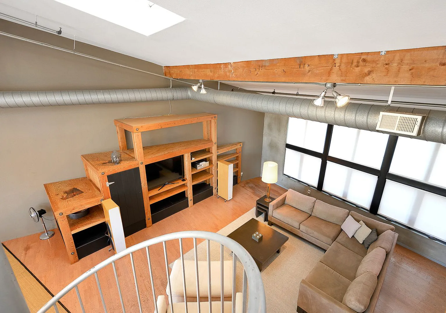 Stunning and One-of-a-kind Two-level SoMa loft, Private Deck w/ Views, Parking Included, Small Pe... — Photo 4