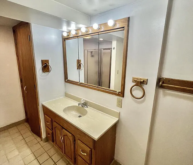 2204 Bainbridge Rd — Photo 39