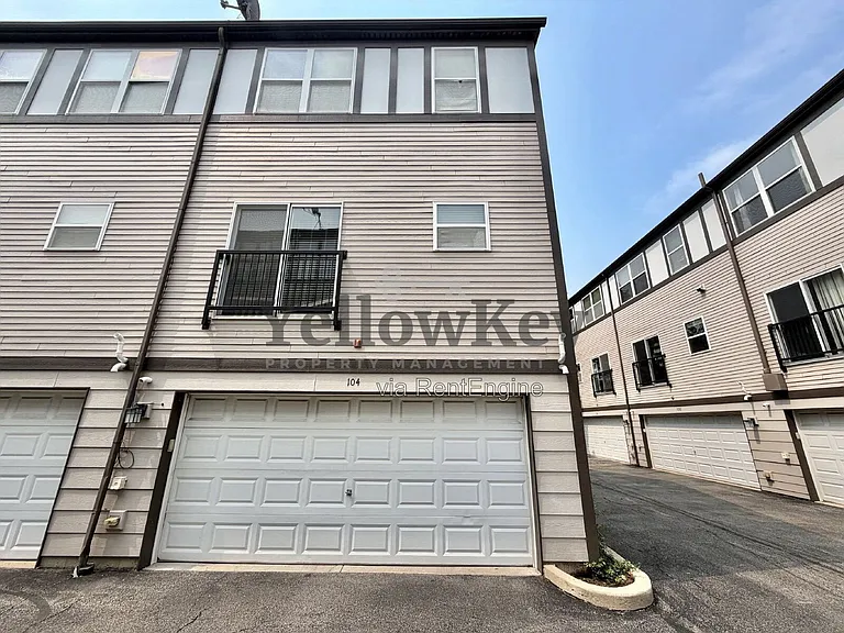 104 S Myrtle Ave — Photo 15