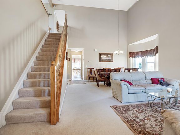 5th image of 470 Yale Cir