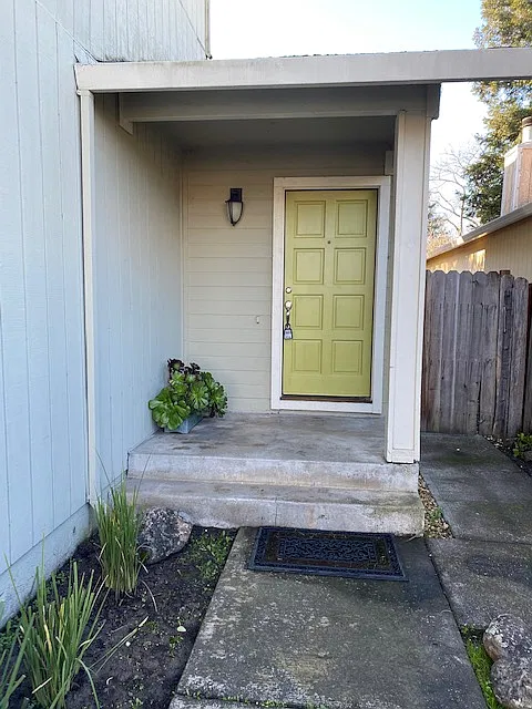 4 bed, 2.5 bath, 1346 sqft, $3,500 — Photo 2