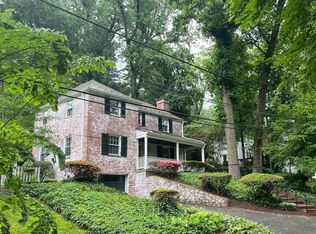 424 Greenbrier Dr, Silver Spring, MD 20910