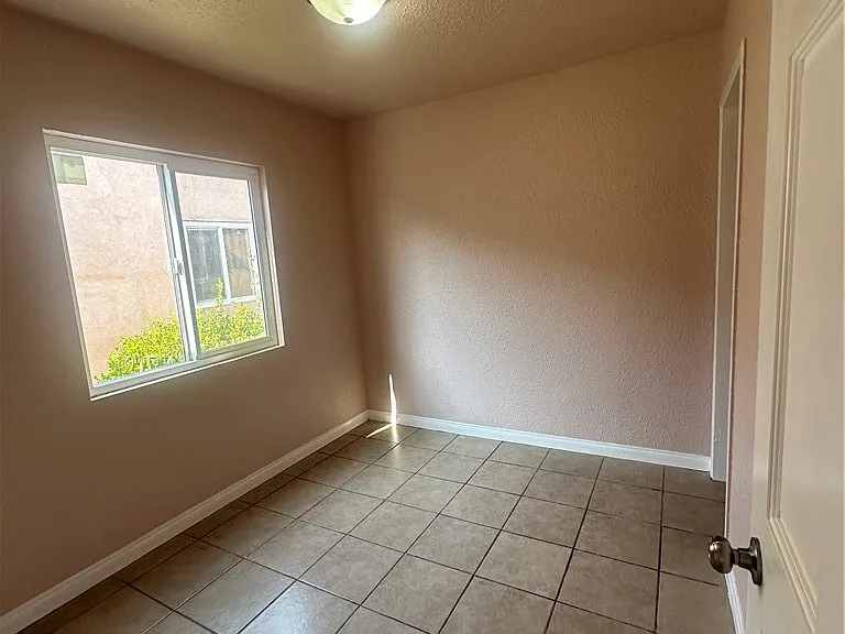 4243 Burns Ave — Photo 11