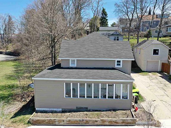 4th image of 811 Emmet St