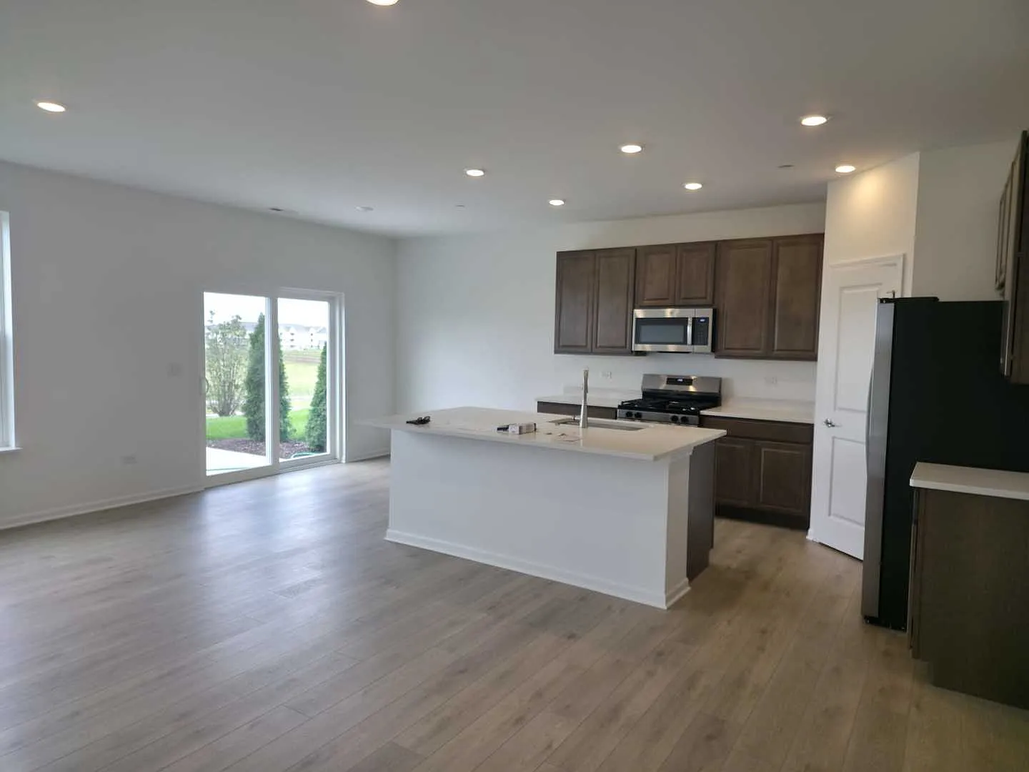 3 bed, 2.5 bath, 1840 sqft, $2,900 — Photo 4
