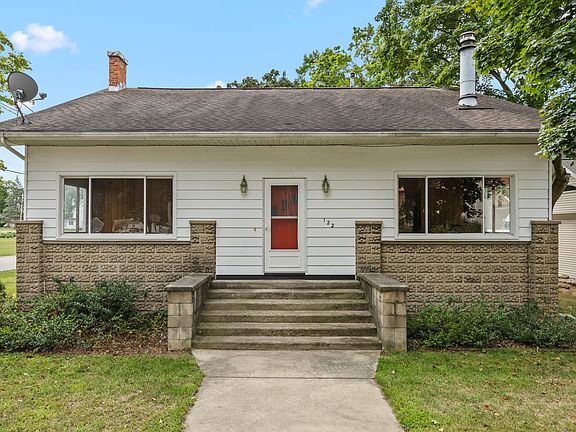 2nd image of 122 E Elm St