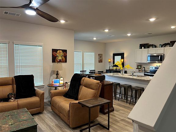 5th image of 513 Pickel Dr