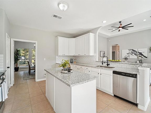 4th image of 22102 Sandalwood Street