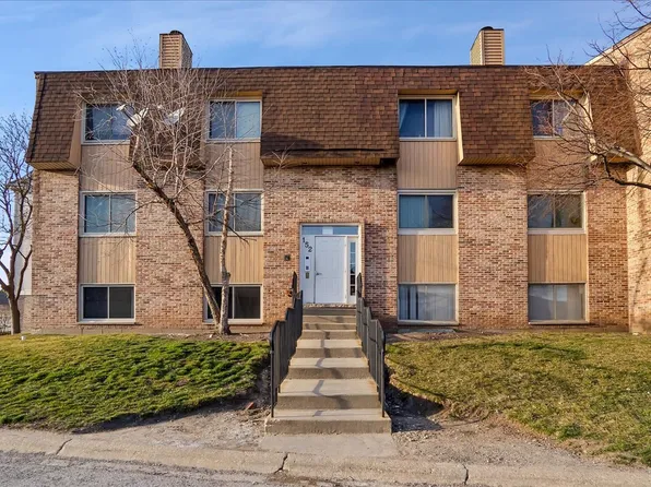 152 Waters Edge Dr APT A, Glendale Heights, IL 60139