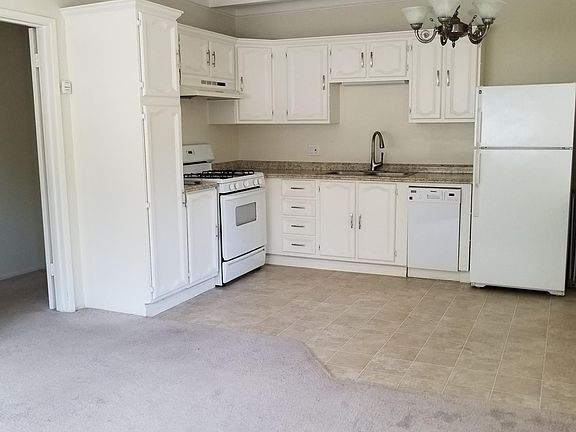 2nd image of 722 Mariposa Ave APT 3