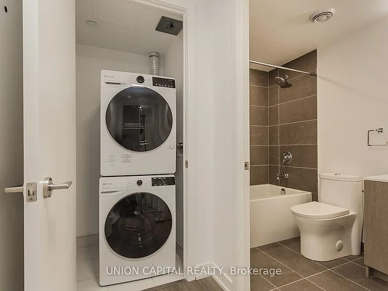 100 Queen St E #909 — Photo 3