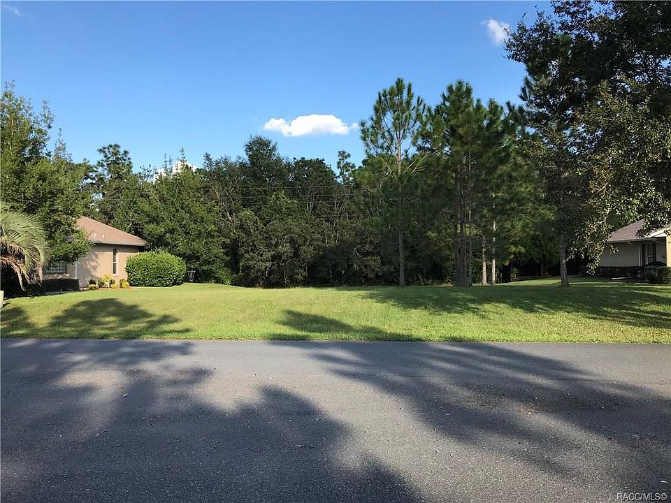 2nd image of 2720 N Brentwood Cir