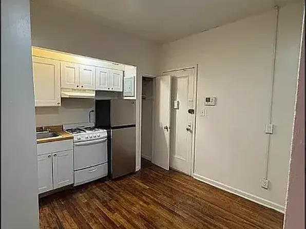 220 E 29th St APT 2D, New York, NY 10016