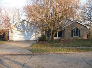 2327 Ellington Pl, Charleston, IL 61920