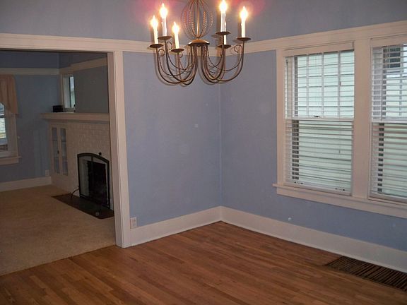 3rd image of 850 Sherman Ave