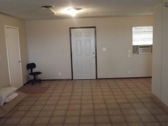 3rd image of 200 Mockingbird Ln