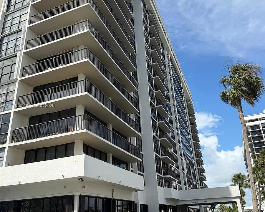 2049 S Ocean Dr #407