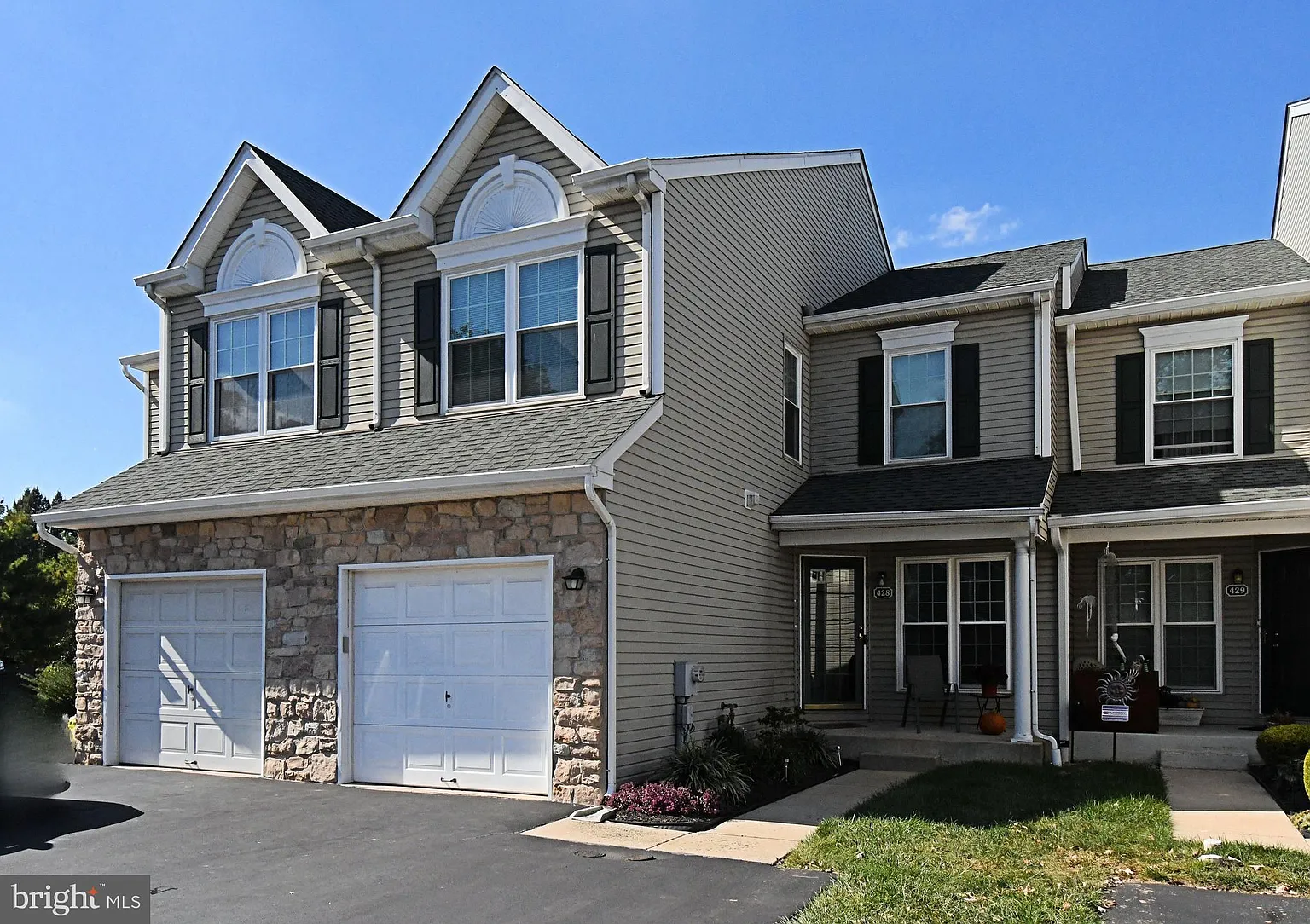 428 Green View Ct photo 1