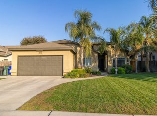 1838 N Virginia Ct, Farmersville, CA 93223
