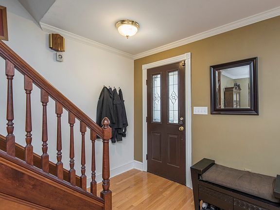 3rd image of 701 Fairview Ave