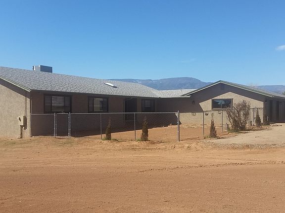 2nd image of 2110 S Hogan Ln