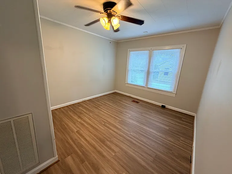 502 S Main St — Photo 13