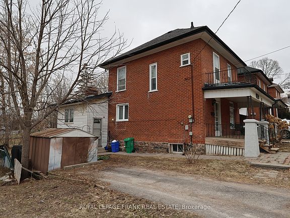 3rd image of 294 Parkhill Rd W