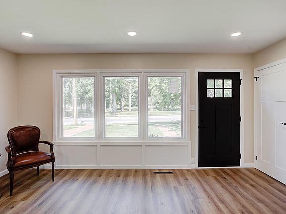 4th image of 118 W Mill Rd
