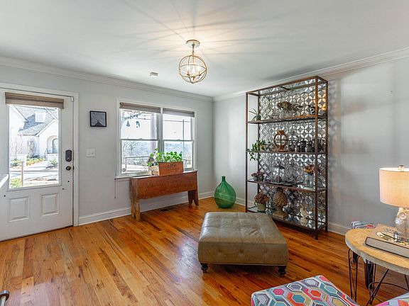 5th image of 203 Jarnigan Ave