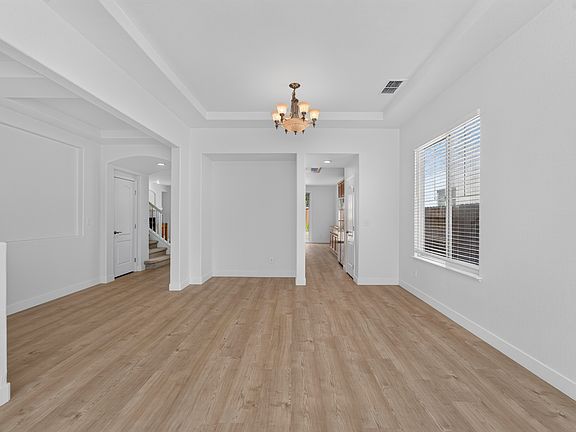 3rd image of 2948 Fescue Way